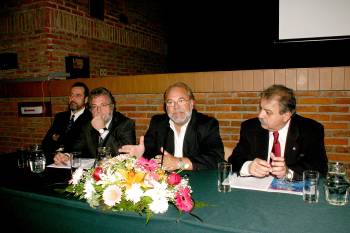 Dr. Alfredo Toledo, Presidente del SMU haciendo uso de la palabra