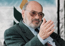 Prof, Emérito Dr. Julio César Priario