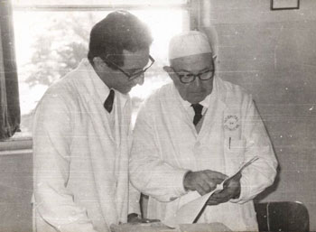 Dr. Juan Medoc junto al Dr. Juan Antonio Purriel