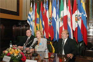 Dres. Marco Antonio Becker, María Julia Muñoz y Alfredo Toledo