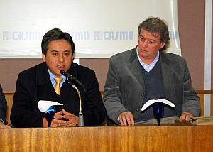 Acto de colocación de ofrenda floral al monumento a Salvador Allende en el centario de su natalicio