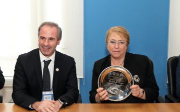 Michelle Bachelet es Socia de Honor del Sindicato Médico del Uruguay