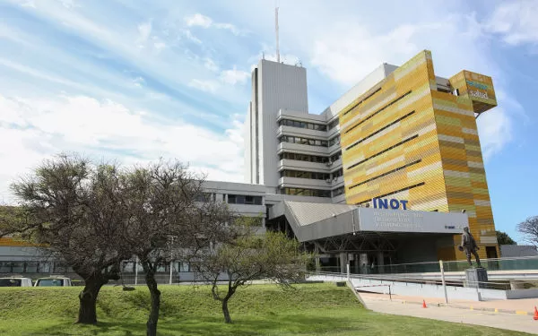Aumento salarial para trabajadores médicos de ASSE