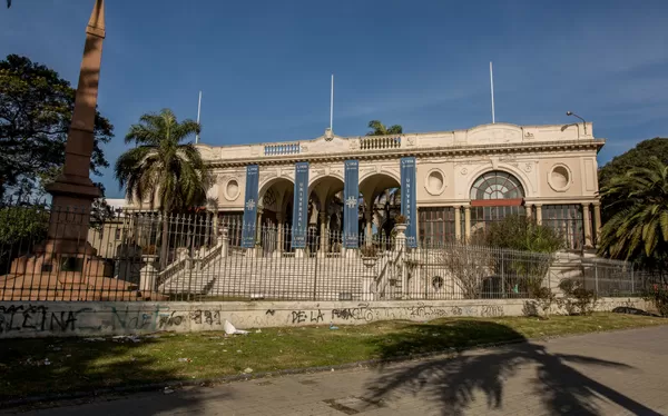Convocatoria a Asamblea de médicos de Sociedad Médica Universal