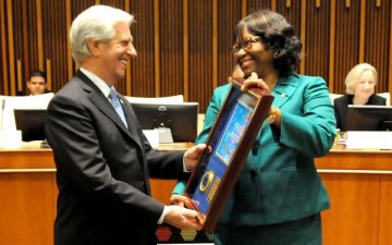 Presidente Tabaré Vázquez galardonado como “Héroe de la Salud Pública de las Américas 2018” por la OPS.