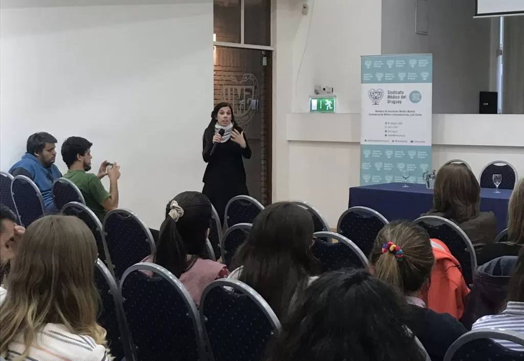 Jóvenes médicos y médicas participaron de actividad informativa en el SMU
