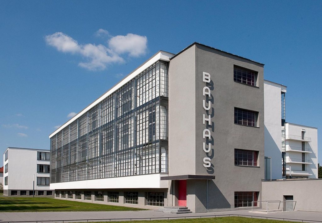 Charla sobre la Bauhaus organizada por la Comisión de Cultura.