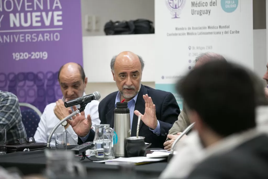 Pablo Mieres y el equipo de salud del Partido Independiente participaron de encuentro de intercambio en el SMU.