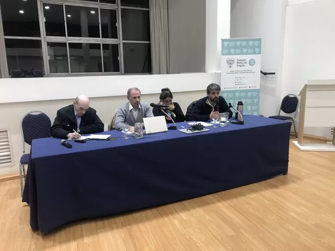 Resolución de Asamblea Gral. Extraordinaria del 3/10.