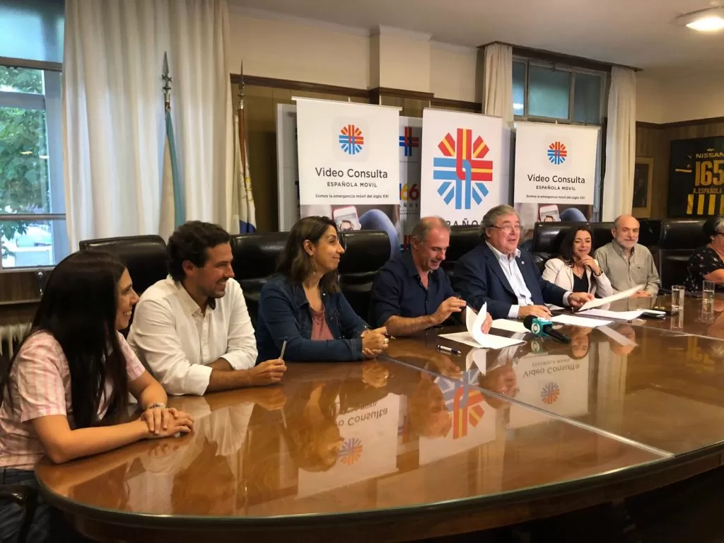 SMU firma acuerdo con Española Móvil para fijar salario a médicos de emergencias móviles