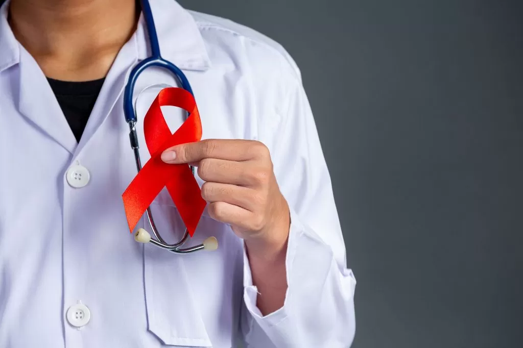 Inscripciones abiertas para un nuevo curso de DPMC: Infección por VIH hoy: una enfermedad crónica diferente a las demás.