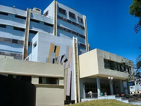 Llamado de ASSE a especialistas en Medicina Interna para CHPR