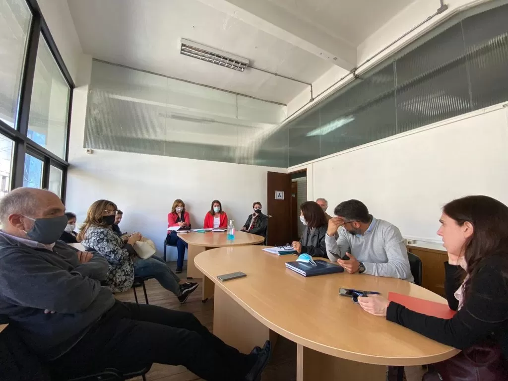 Empresas desconocen el derecho de las médicas: no concurrieron a la comisión de género y migraciones
