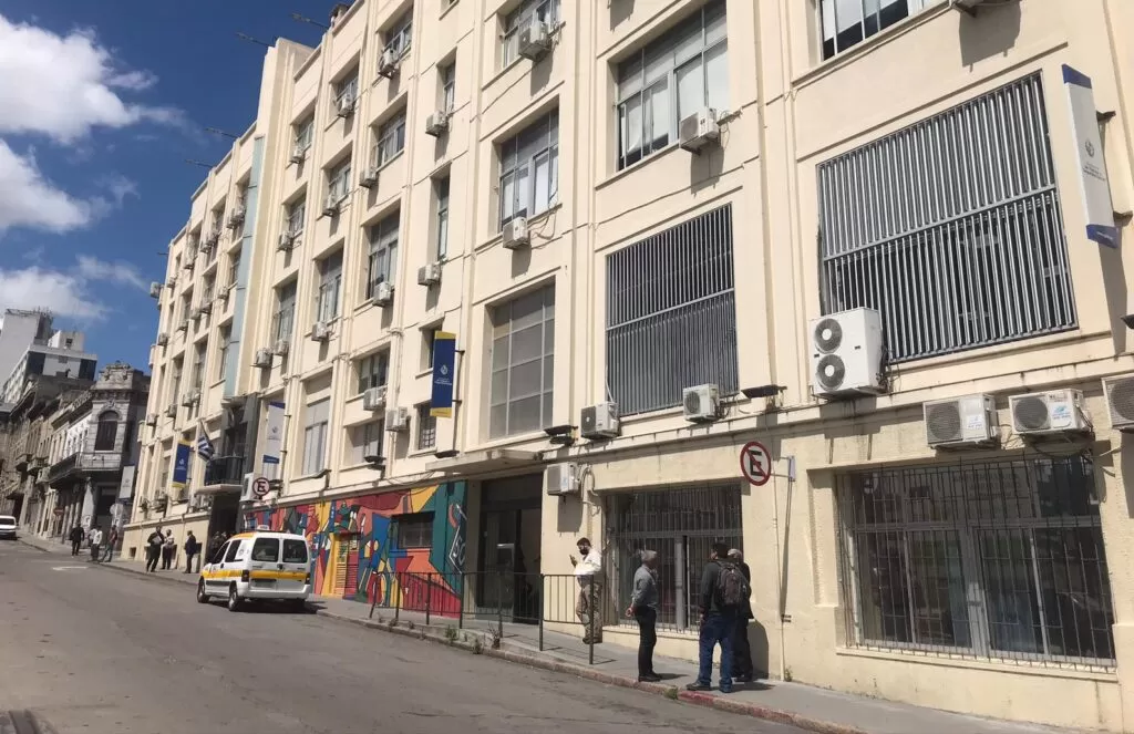 Declaración del SMU sobre la defensa del derecho al trabajo de médicos mayores de 65 años