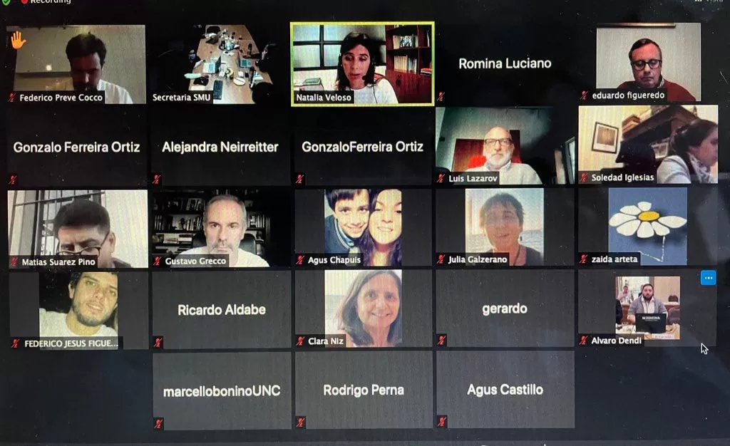 Comité Ejecutivo del SMU rechaza todo tipo de amenaza de los derechos de los trabajadores médicos respecto a su libertad de expresión.