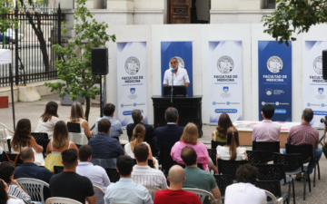 El SMU acompañó la entrega de diplomas a los nuevos médicos y médicas de la UdelaR