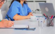 Plenaria del SMU con las sociedades científicas: especialidades sin título y protocolos de seguridad laboral